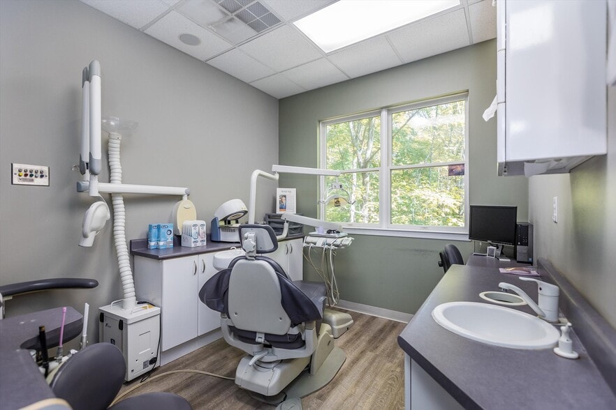 More Photos Of 504 Hamburg Tpke, Wayne Medical For Sale