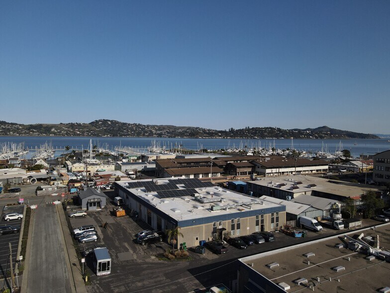 More Photos Of 350-360 Gate Five Rd, Sausalito Research And Development For Lease
