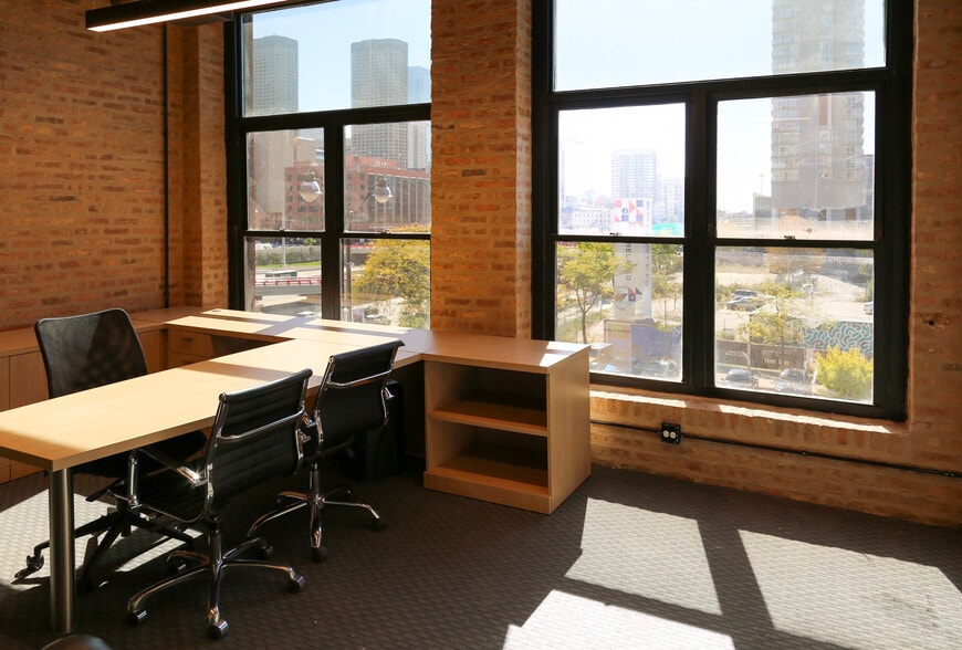 More Photos Of 732 W Randolph St, Chicago Unknown For Lease