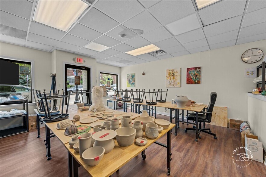 More Photos Of 4958 Main St, Downers Grove Office Residential For Lease