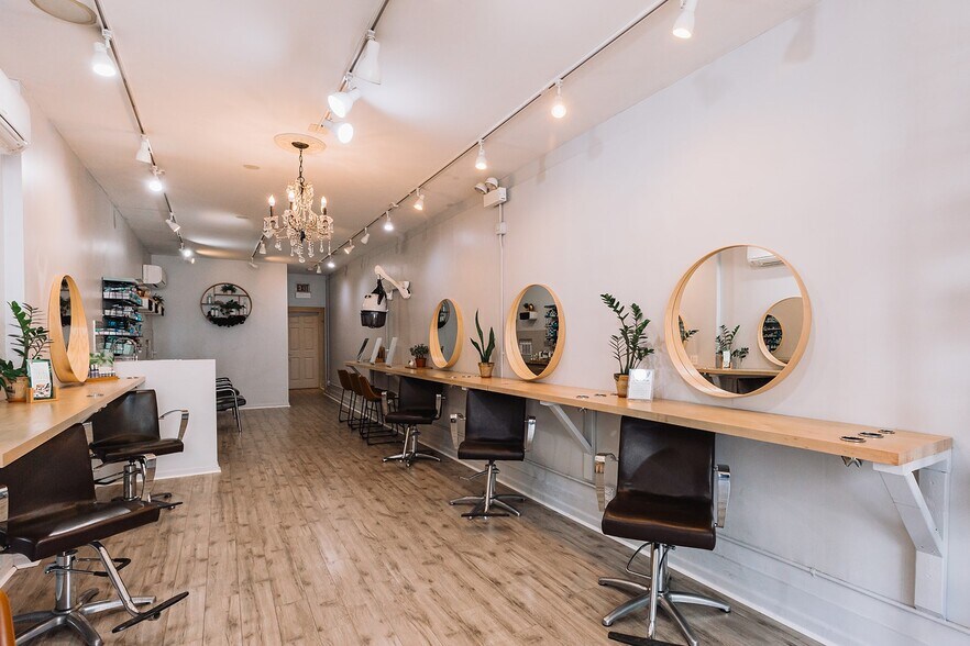 More Photos Of 2903 N Broadway St, Chicago Apartments For Lease