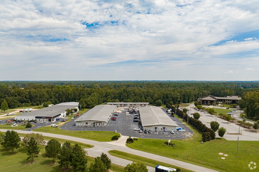 More Photos Of 24 Joe Kennedy Blvd, Statesboro Warehouse For Lease