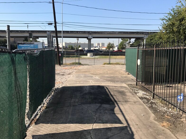 More Photos Of 4727 Gulf Fwy, Houston Land For Lease