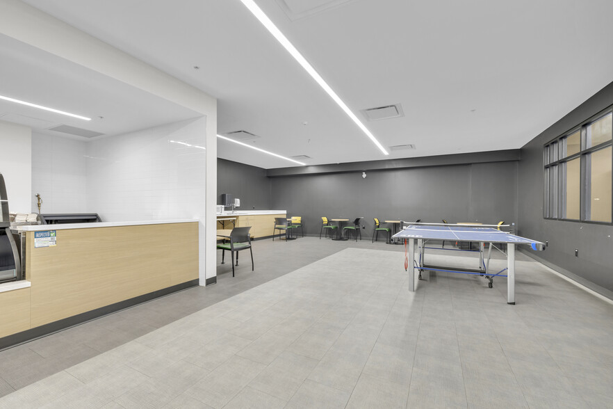 More Photos Of 333 Riverside Dr W, Windsor Office For Lease