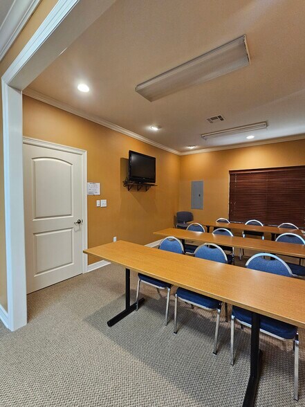 More Photos Of 7607 Fern Ave, Shreveport Office For Lease