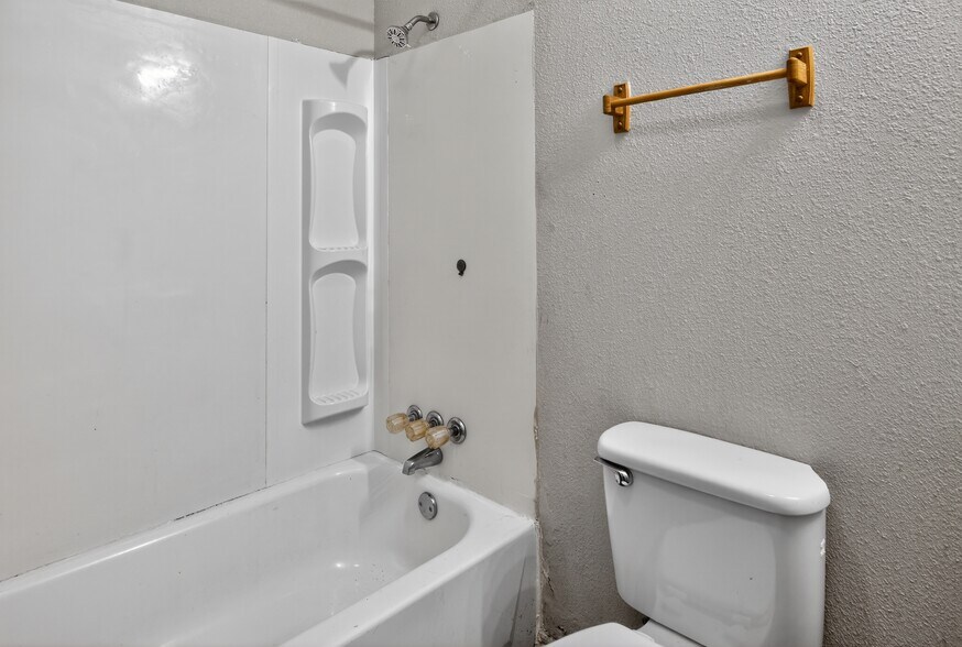 More Photos Of 1804 Baseball Loop, Diana Apartments For Sale
