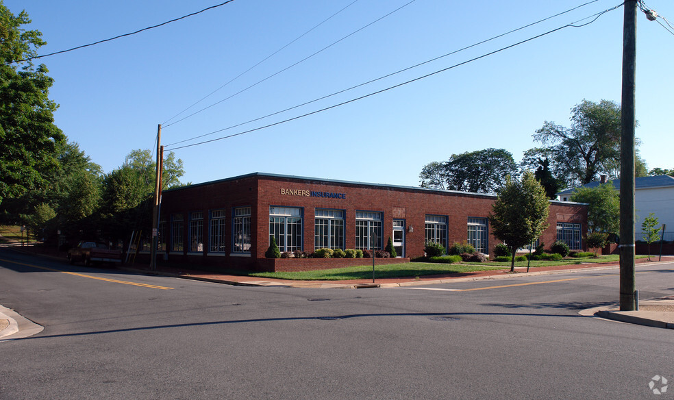 Primary Photo Of 415-417 Wolfe St, Fredericksburg Medical For Lease