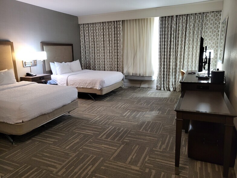 More Photos Of 200 N Centennial Dr, Mcpherson Hotel For Sale