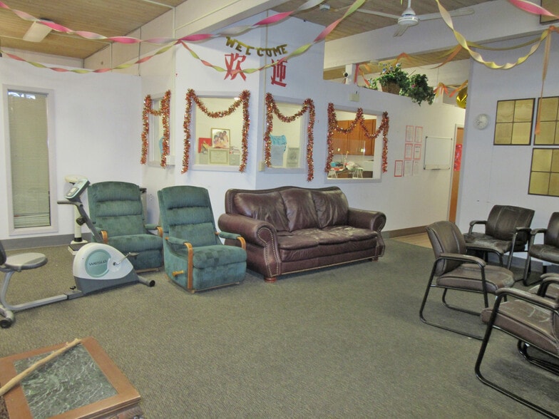 More Photos Of 238 E Church St, Stockton Office For Sale