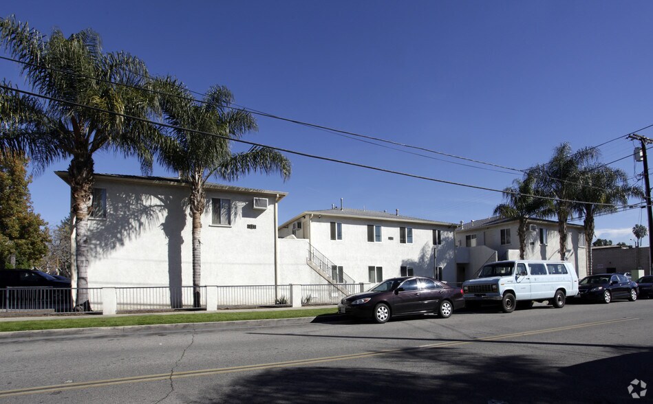 More Photos Of 1117-1121 2nd St, San Fernando Apartments For Sale
