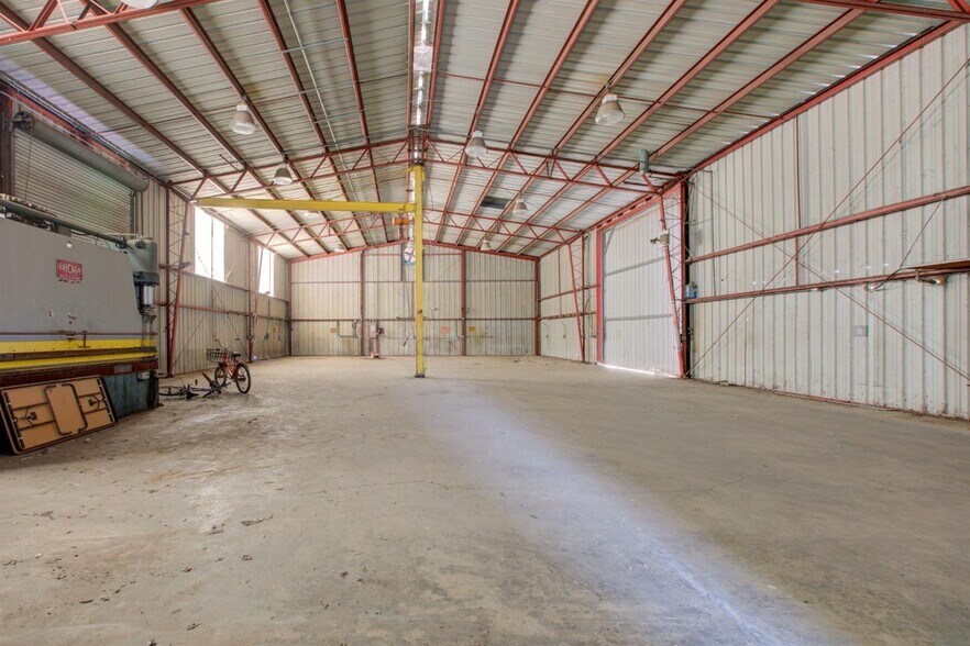 More Photos Of 19903 First St, Hilmar Flex For Lease