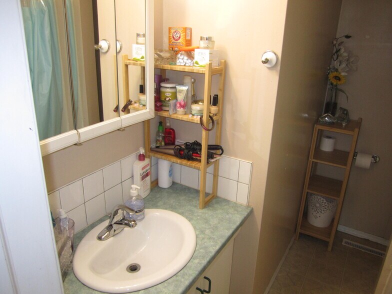 More Photos Of 13011 83rd St NW, Edmonton Apartments For Sale