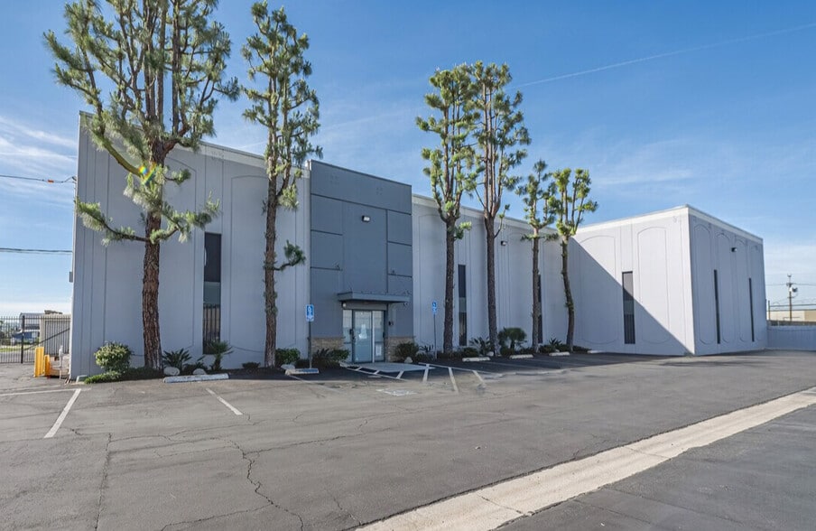 Primary Photo Of 7101 Fair Ave, North Hollywood Warehouse For Lease