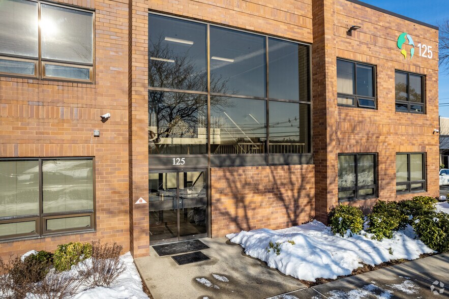 More Photos Of 125 E Union Ave, East Rutherford Warehouse For Lease