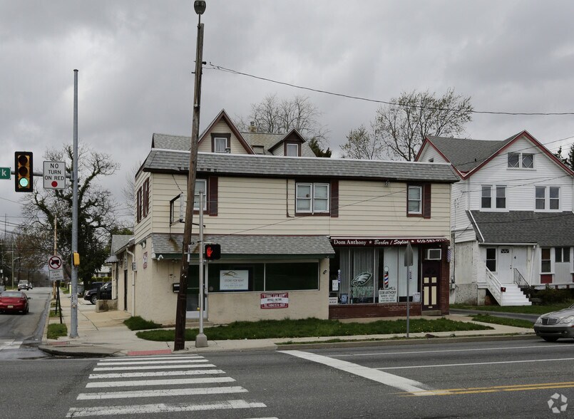 More Photos Of 2 N Chester Pike, Glenolden Storefront Retail Residential For Lease