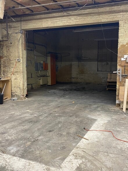 More Photos Of 401 N Leavitt St, Chicago Manufacturing For Sale