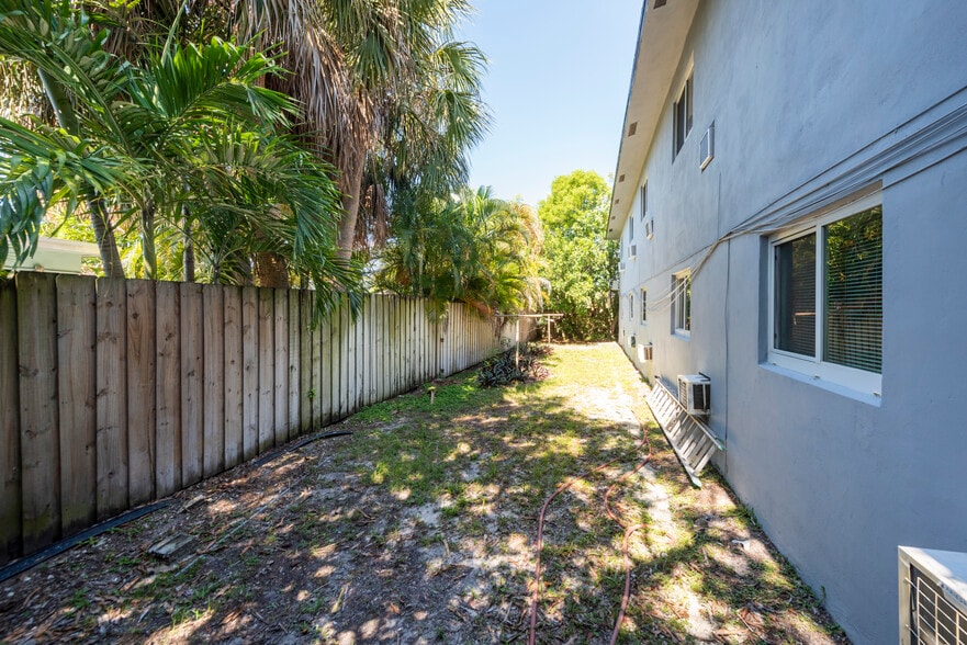 More Photos Of 806 NE 16th Pl, Fort Lauderdale Apartments For Sale