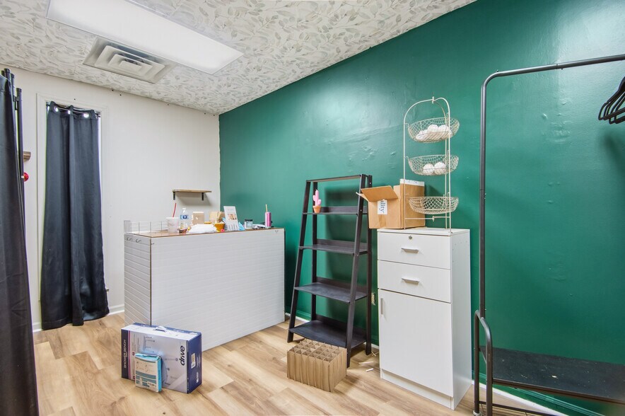 More Photos Of 411 Western Blvd, Jacksonville Medical For Lease