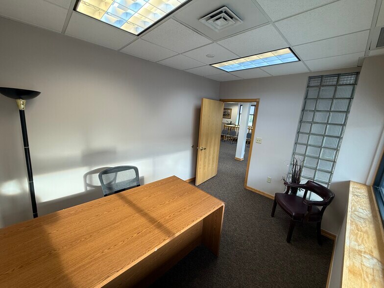 More Photos Of 212 N Rodney St, Helena Office For Lease