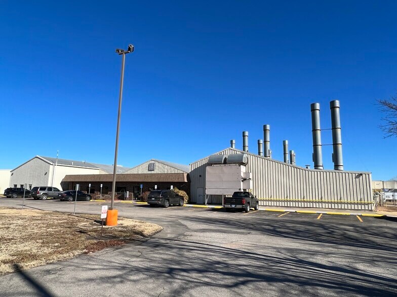 Primary Photo Of 831 S Columbus Ave, Newton Manufacturing For Sale