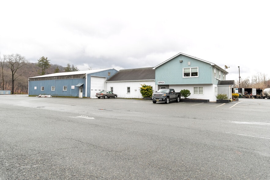 More Photos Of 56 US 46 Hwy, Columbia Distribution For Lease