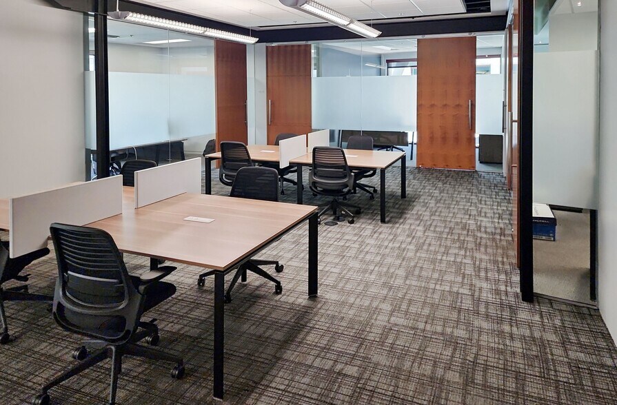 More Photos Of 2701 E Camelback Rd, Phoenix Coworking Space