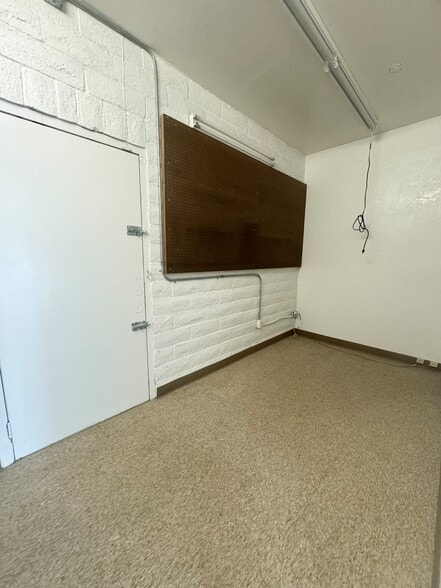 More Photos Of 2920-2972 Churn Creek Rd, Redding General Retail For Lease