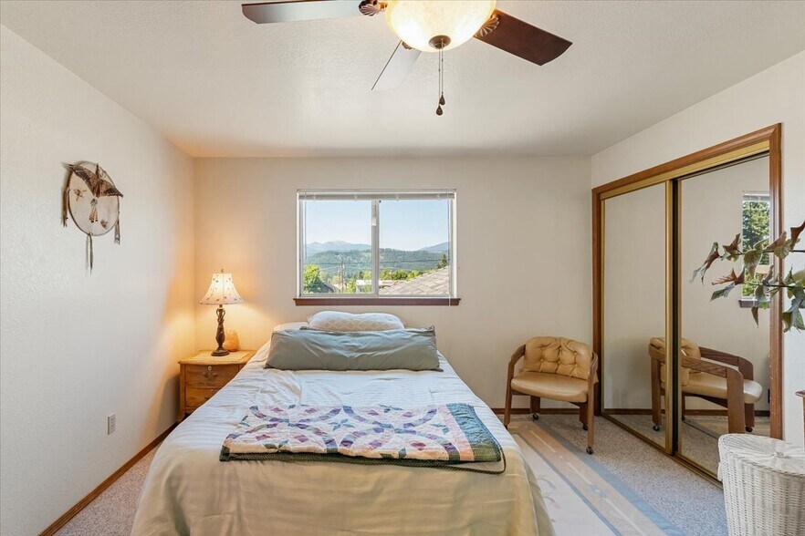 More Photos Of 416 Alder St, Mount Shasta Apartments For Sale