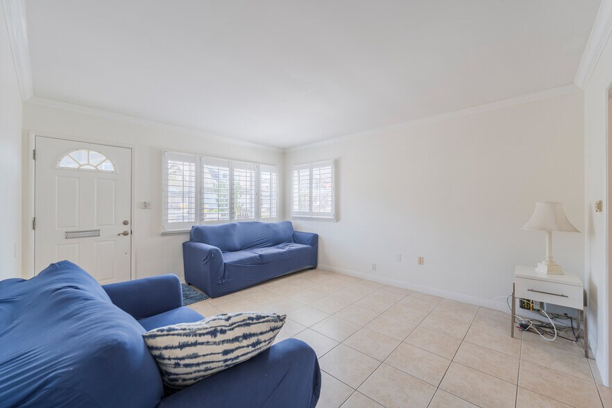 More Photos Of 71 19th St, Hermosa Beach Apartments For Sale