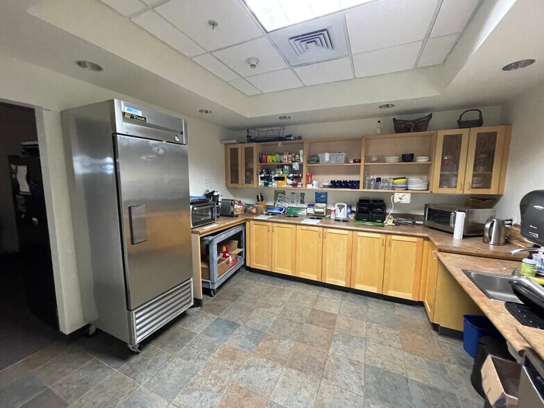 More Photos Of 10 E Allen St, Winooski Office For Lease