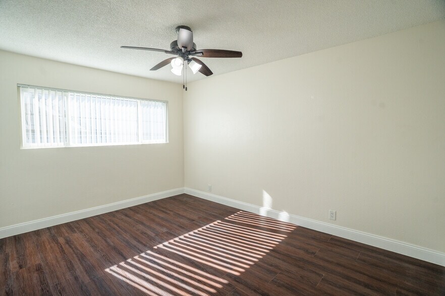 More Photos Of 1415 Cedar Ave, Long Beach Apartments For Sale