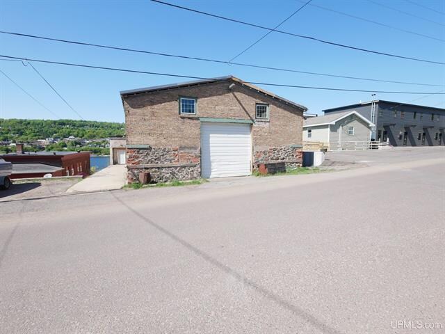 More Photos Of 407 W Memorial Dr, Houghton Freestanding For Sale