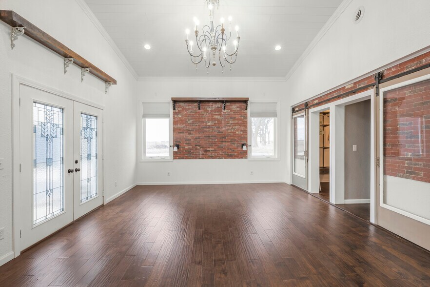 More Photos Of 90917 240th St, Austin Light Distribution For Sale