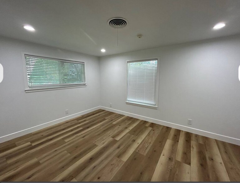 More Photos Of 8060 Highway 290 W, Austin Freestanding For Lease