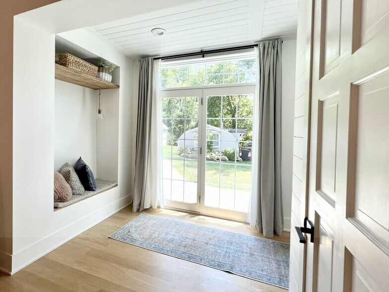 More Photos Of 204 Country Commons Rd, Trout Valley Lodge Meeting Hall For Sale