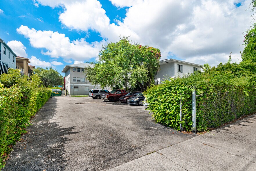 More Photos Of 1621 Nw 60th St, Miami Apartments For Sale