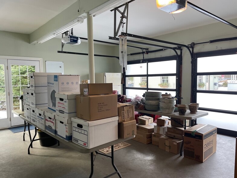 More Photos Of Quakerbridge Road, Hamilton Garden Center For Sale