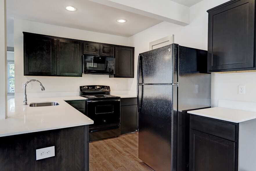 More Photos Of 1009 Enid St, Houston Apartments For Sale