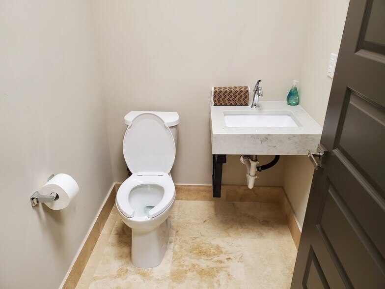 More Photos Of 4725 College Park, San Antonio Office For Lease