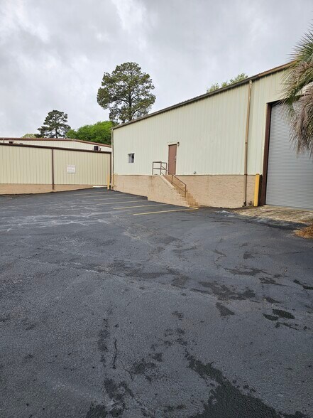 More Photos Of 6221 Monticello Rd, Columbia Warehouse For Lease