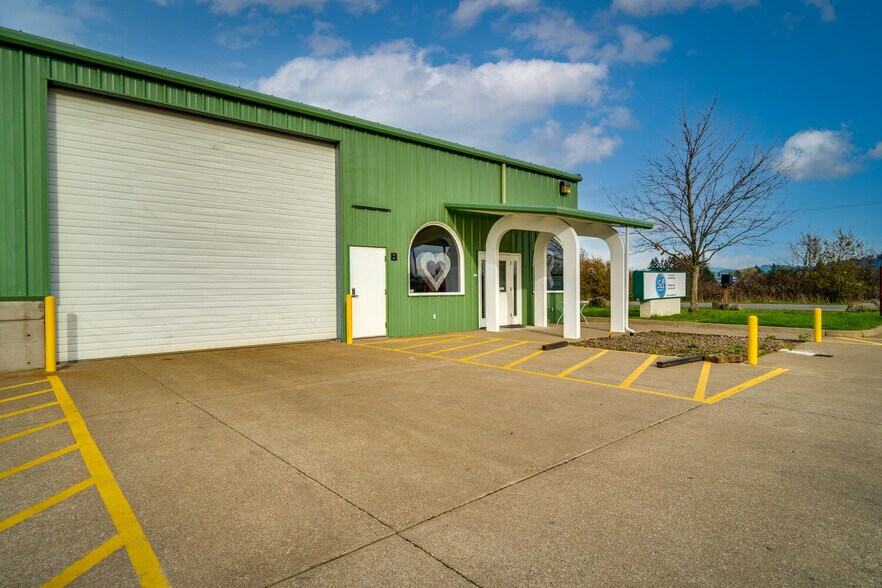 More Photos Of 1620-1720 W Airway Rd, Lebanon Manufacturing For Sale