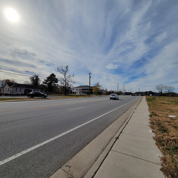 More Photos Of 8203 E Brainerd Rd, Chattanooga Land For Sale