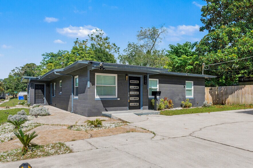 More Photos Of 1701-1709 Rogero Rd, Jacksonville Office Residential For Sale
