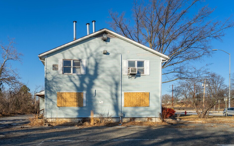 More Photos Of 5820 Southwestern Blvd, Halethorpe Flex For Sale