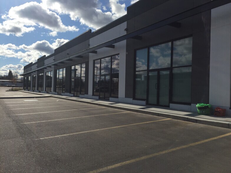 More Photos Of 4911 44th Ave, Stony Plain Storefront For Lease