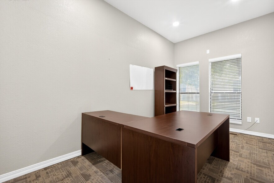 More Photos Of 2400 Tee Cir, Norman Medical For Lease