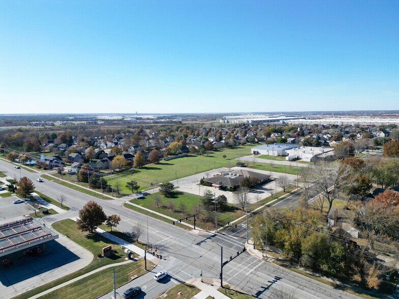 More Photos Of 18320 S Center St, Gardner Medical For Sale