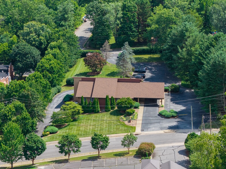 More Photos Of 60 Phifer St, Asheville Medical For Sale
