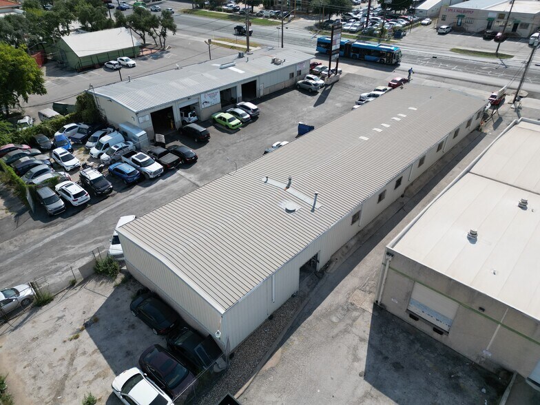 More Photos Of 11116 N Lamar Blvd, Austin Service For Sale
