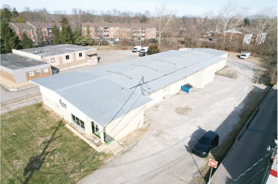 Primary Photo Of 11310 Southland Rd, Forest Park Manufacturing For Sale